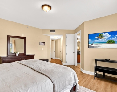 2409 N Ocean Boulevard - Photo Thumbnail 18
