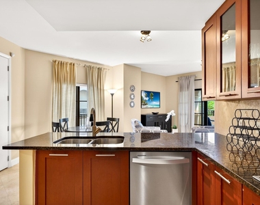 2409 N Ocean Boulevard - Photo Thumbnail 11