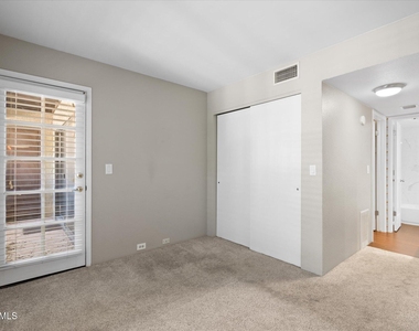 7557 N Dreamy Draw Drive - Photo Thumbnail 16