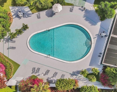 2840 N Ocean Boulevard - Photo Thumbnail 17
