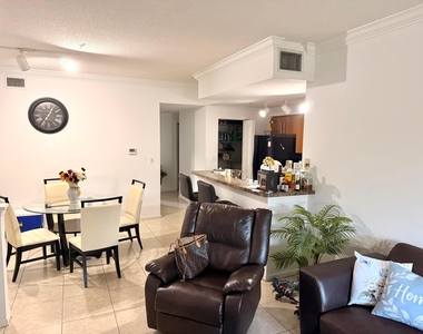 6020 W Sample Road - Photo Thumbnail 8