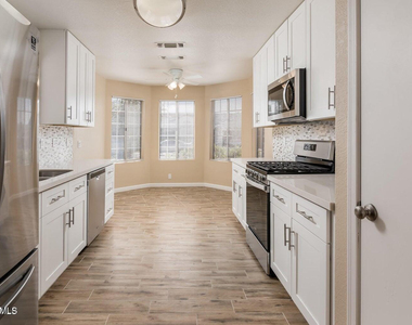 8564 W Ocotillo Road - Photo Thumbnail 7