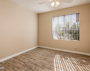 8564 W Ocotillo Road - Photo Thumbnail 17