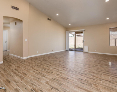 8564 W Ocotillo Road - Photo Thumbnail 5