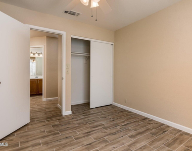 8564 W Ocotillo Road - Photo Thumbnail 18