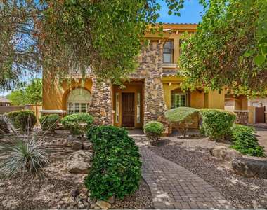 4053 E Thunderheart Court - Photo Thumbnail 7
