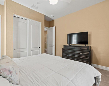 4053 E Thunderheart Court - Photo Thumbnail 77