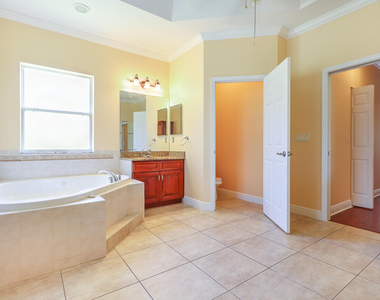 15137 85th Avenue N - Photo Thumbnail 16