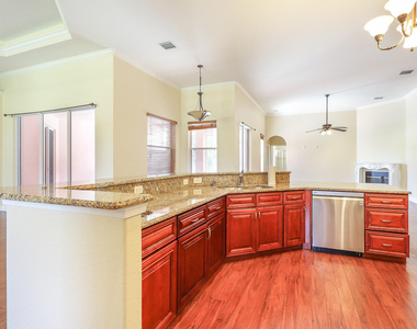 15137 85th Avenue N - Photo Thumbnail 13