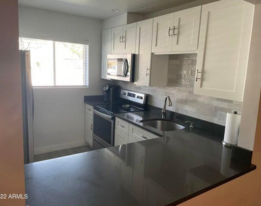 4701 N 68th Street - Photo Thumbnail 8