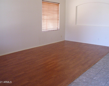 6933 W Remuda Drive - Photo Thumbnail 8