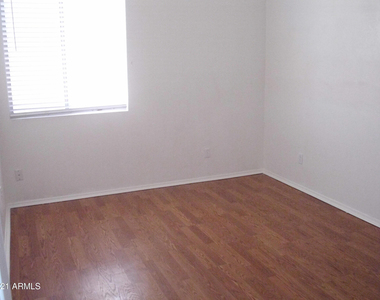 6933 W Remuda Drive - Photo Thumbnail 18