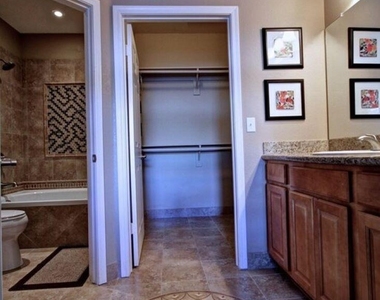 5335 E Shea Boulevard - Photo Thumbnail 10