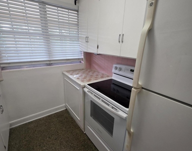 3637 S Olive Avenue - Photo Thumbnail 8