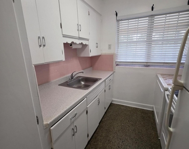 3637 S Olive Avenue - Photo Thumbnail 7