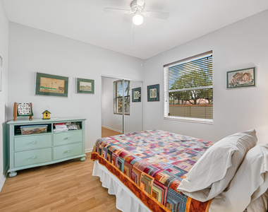 9543 Crescent View Drive N - Photo Thumbnail 31