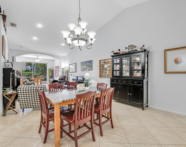 9543 Crescent View Drive N - Photo Thumbnail 5
