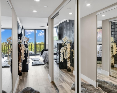 899 Jeffery Street - Photo Thumbnail 18