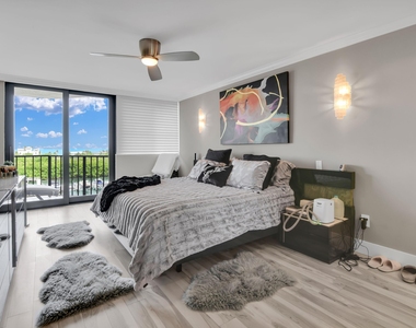 899 Jeffery Street - Photo Thumbnail 15