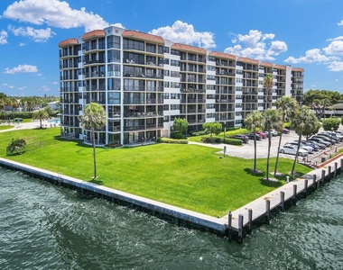 899 Jeffery Street - Photo Thumbnail 29