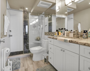 899 Jeffery Street - Photo Thumbnail 16