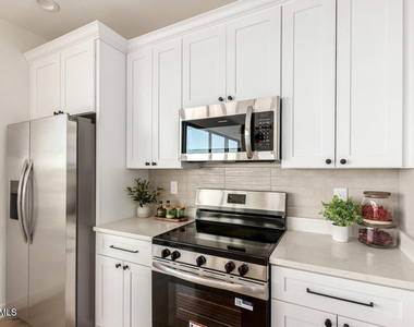 1725 W Sherman Street - Photo Thumbnail 7