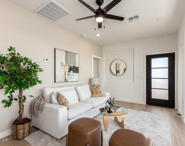 1725 W Sherman Street - Photo Thumbnail 2