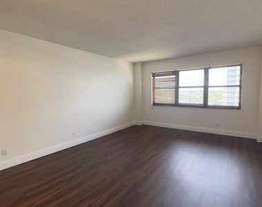 5100 N Ocean Boulevard - Photo Thumbnail 9