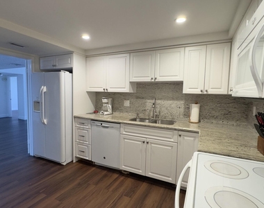 5100 N Ocean Boulevard - Photo Thumbnail 8