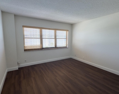 5100 N Ocean Boulevard - Photo Thumbnail 16