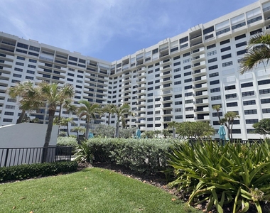 5100 N Ocean Boulevard - Photo Thumbnail 19