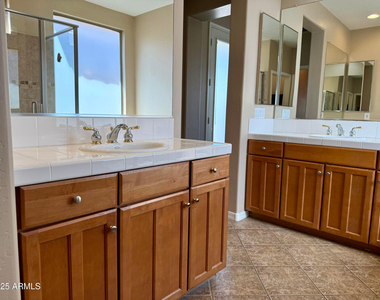 3518 W Plymouth Drive - Photo Thumbnail 9