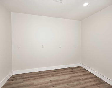 10537 W La Jolla Drive - Photo Thumbnail 51