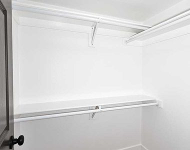 10537 W La Jolla Drive - Photo Thumbnail 33