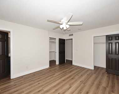 10537 W La Jolla Drive - Photo Thumbnail 30