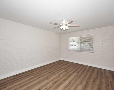 10537 W La Jolla Drive - Photo Thumbnail 29