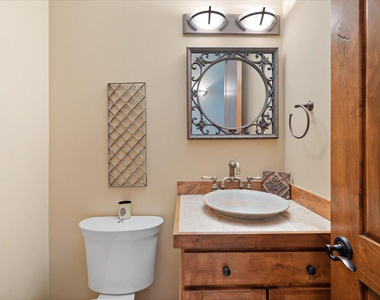 7610 E Soaring Eagle Way - Photo Thumbnail 27