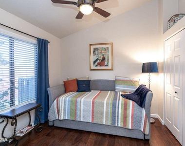 11826 N 109th Street - Photo Thumbnail 12
