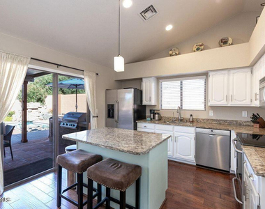 11826 N 109th Street - Photo Thumbnail 5