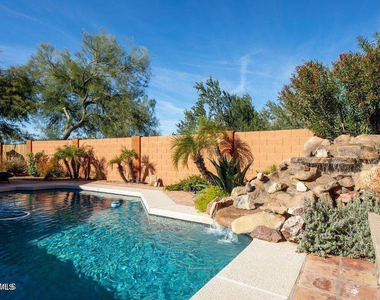 11826 N 109th Street - Photo Thumbnail 17
