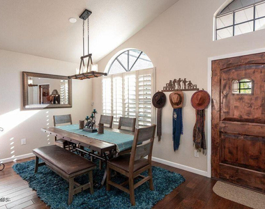 11826 N 109th Street - Photo Thumbnail 2