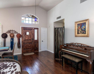 11826 N 109th Street - Photo Thumbnail 1