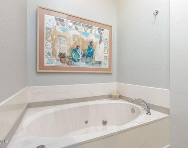 11826 N 109th Street - Photo Thumbnail 8