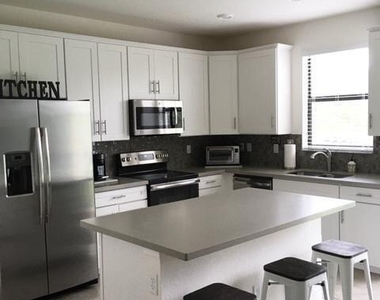 12932 Anthorne Lane - Photo Thumbnail 4