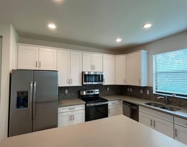 12932 Anthorne Lane - Photo Thumbnail 8
