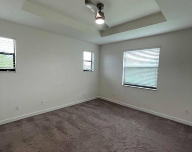 12932 Anthorne Lane - Photo Thumbnail 7