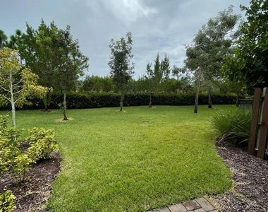 12932 Anthorne Lane - Photo Thumbnail 15