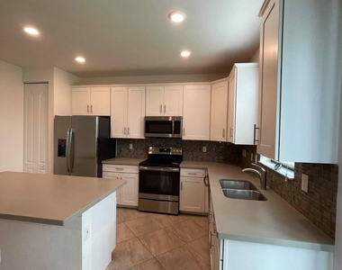 12932 Anthorne Lane - Photo Thumbnail 6