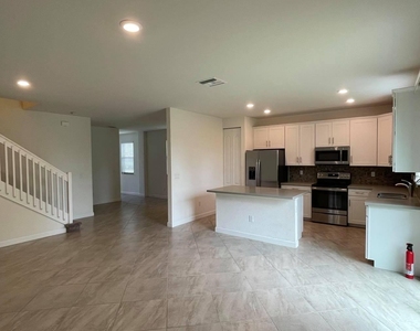 12932 Anthorne Lane - Photo Thumbnail 2