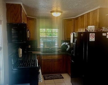 727 Penn Street - Photo Thumbnail 15